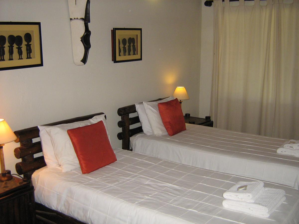 Moholoholo Ya Mati Guest House Kampersrus AH Ngoại thất bức ảnh