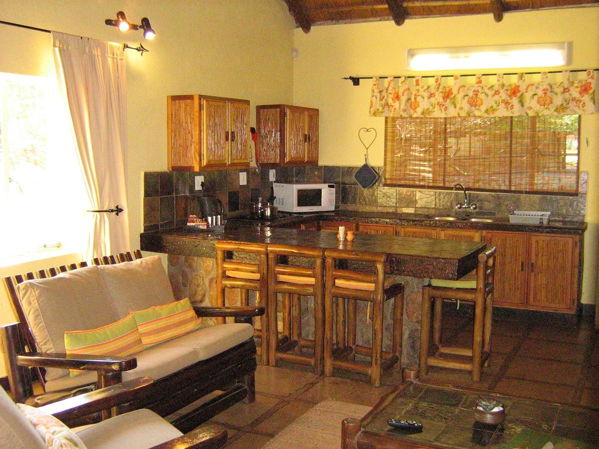 Moholoholo Ya Mati Guest House Kampersrus AH Ngoại thất bức ảnh