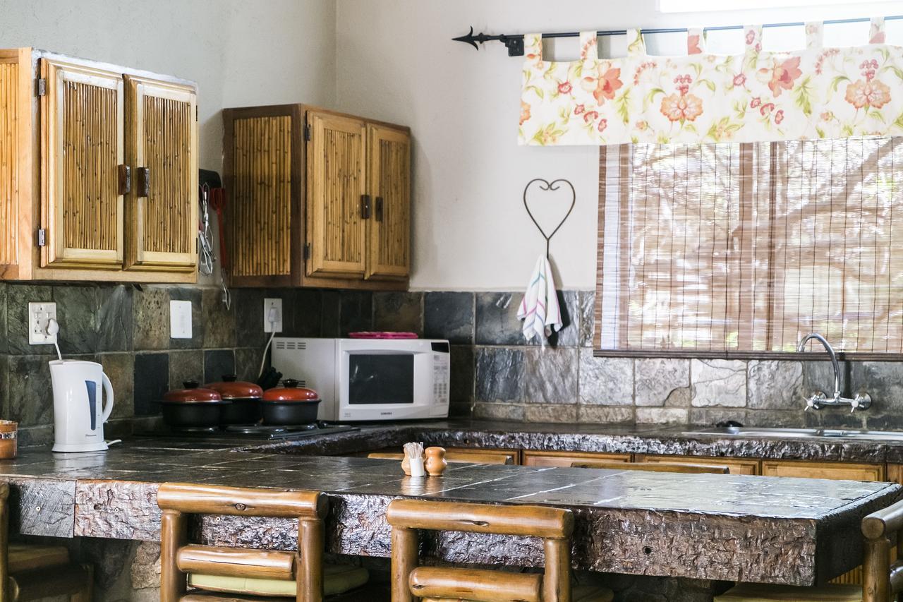 Moholoholo Ya Mati Guest House Kampersrus AH Ngoại thất bức ảnh